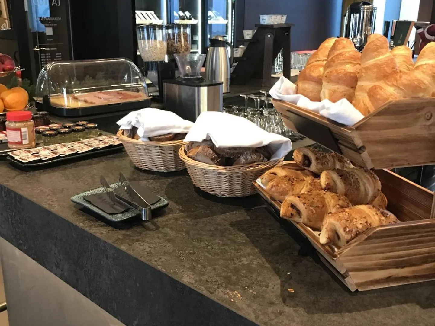 Visionapartments Militaerstrasse - Contactless Check-In Цюрих 0*,  Швейцария
